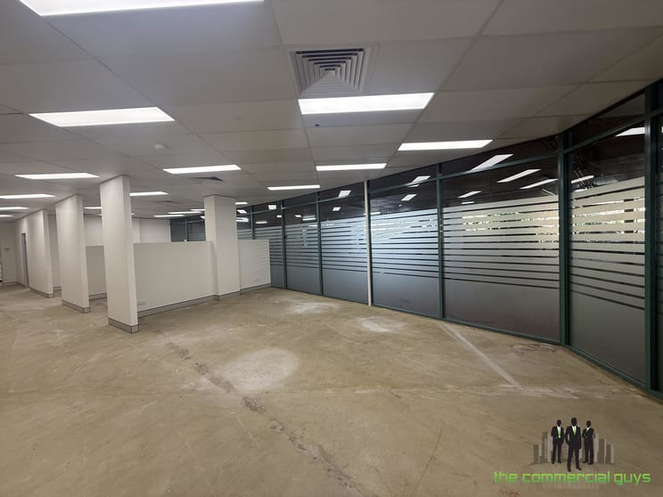 Click to view all images 9/1-5 Queens Rd Everton Hills QLD 4053 - Image 2
