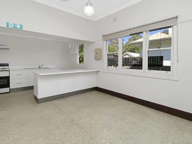 Click to view all images 305 Main Street Bairnsdale VIC 3875 - Image 3