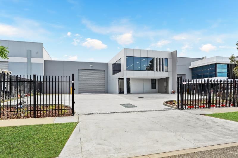 Click to view all images 37 Rainier Crescent Clyde North VIC 3978 - Image 1