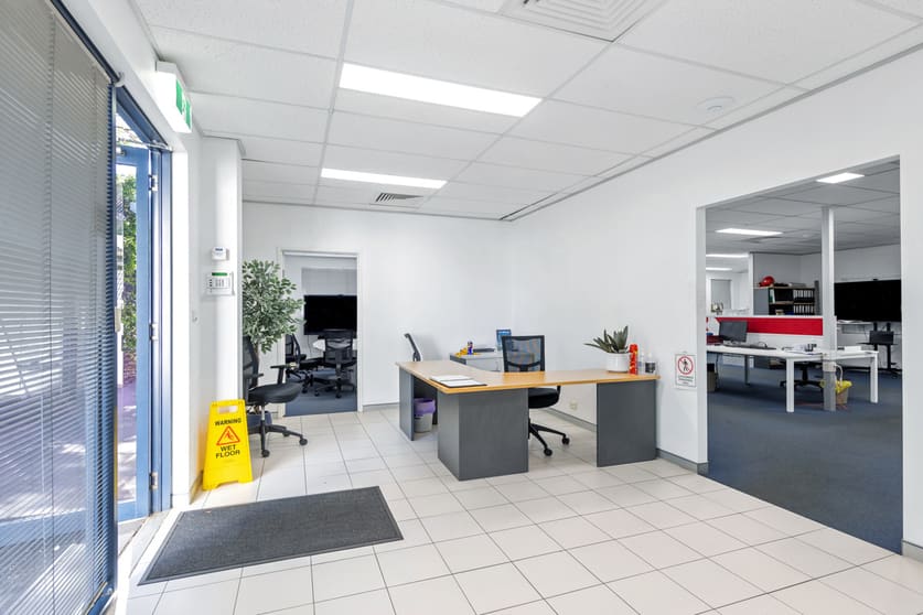 Click to view all images 21 Kalinya Close Cameron Park NSW 2285 - Image 2