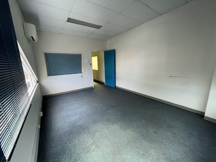 Click to view all images 7/1-3 Steel Street Capalaba QLD 4157 - Image 2