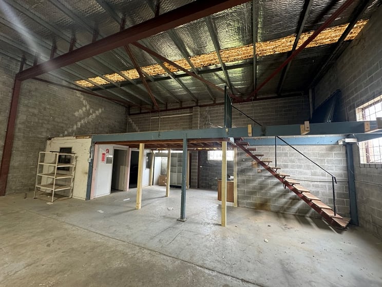 Click to view all images 1/185 Fairfield Road Guildford West NSW 2161 - Image 2