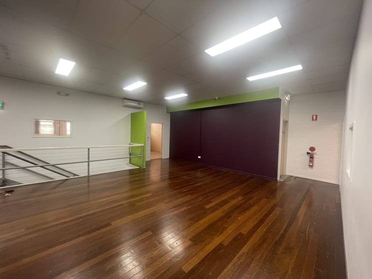Click to view all images Shop 8/51 Brighton Road Sandgate QLD 4017 - Image 3