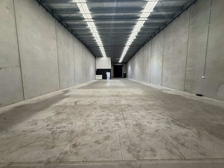 Click to view all images Unit 6/843 Mountain Highway Bayswater VIC 3153 - Image 2