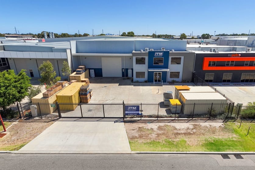 Click to view all images 23 Barley Place Canning Vale WA 6155 - Image 3