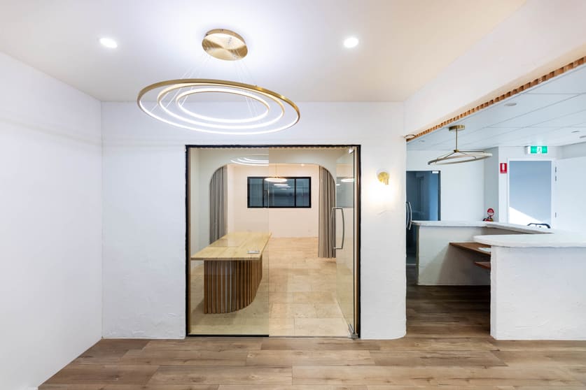 Click to view all images 13/48 Hutchinson Street Burleigh Heads QLD 4220 - Image 3