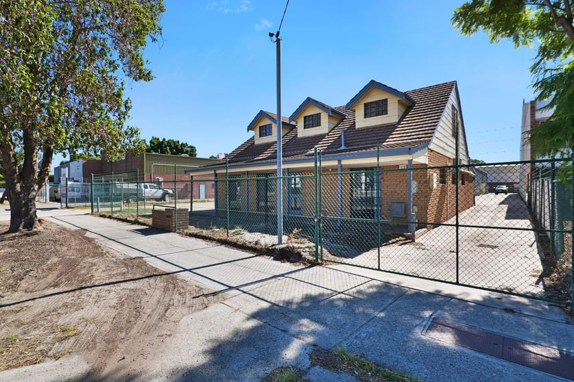 Click to view all images Unit 1A/182 Star Street Carlisle WA 6101 - Image 3