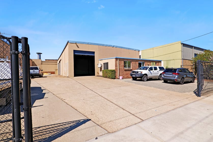 Click to view all images 12 Wright Street Bayswater WA 6053 - Image 1