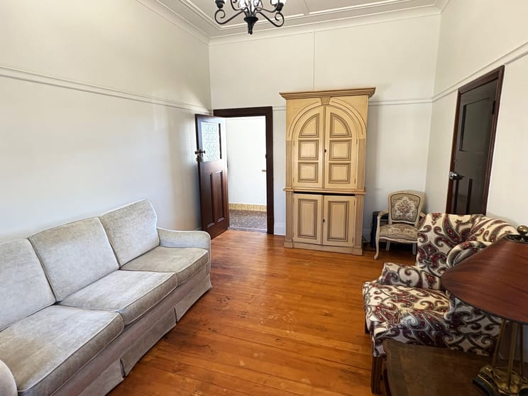 Click to view all images Level 1/207 Auburn Street Goulburn NSW 2580 - Image 3
