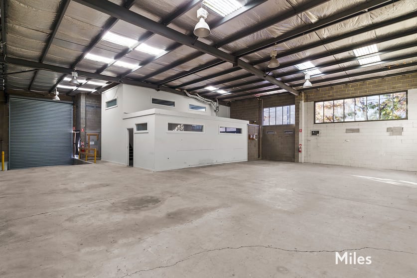 Click to view all images 46 Lillimur Avenue Heidelberg West VIC 3081 - Image 2