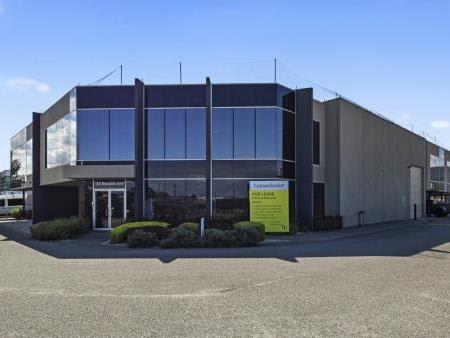 Click to view all images 43 Bayside Avenue Port Melbourne VIC 3207 - Image 1