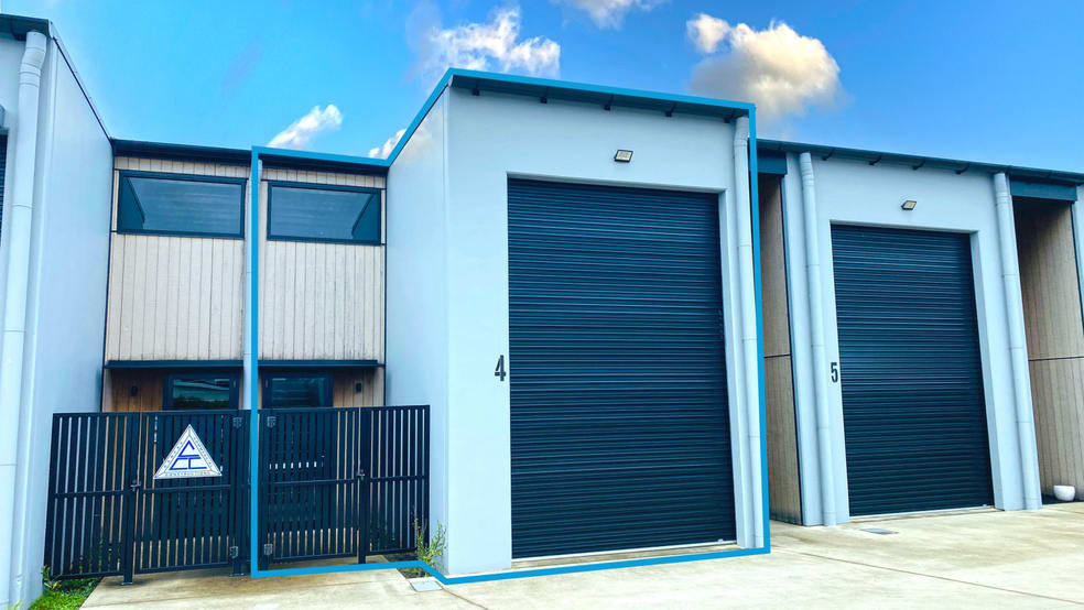 Click to view all images 4/2 Junction Drive Coolum Beach QLD 4573 - Image 1