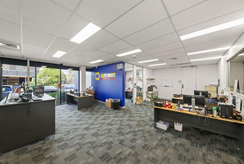 Click to view all images Unit 3, 46-50 Sheehan Road Heidelberg West VIC 3081 - Image 3