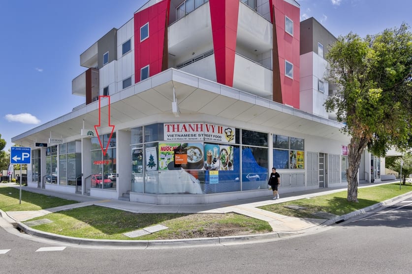 Click to view all images 4/15 Windsor Avenue Springvale VIC 3171 - Image 1
