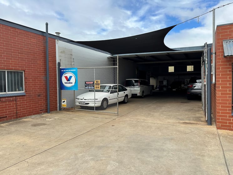 Click to view all images Unit 1B, 2 Keele Place Kidman Park SA 5025 - Image 2