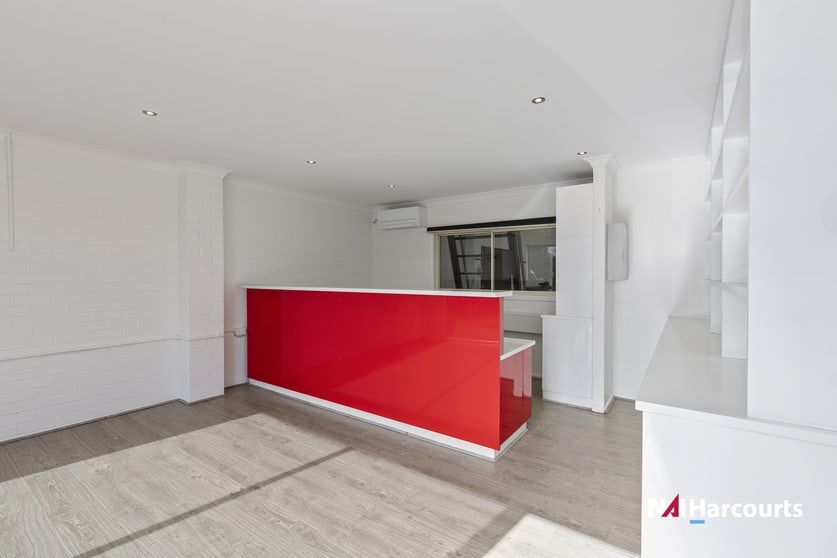 Click to view all images 130 Fyans Street South Geelong VIC 3220 - Image 2