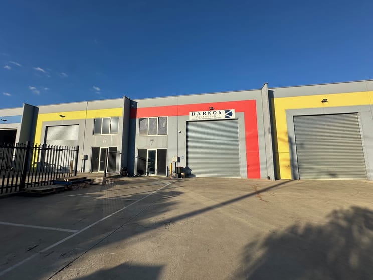 Click to view all images 7/23-25 Lara Way Campbellfield VIC 3061 - Image 1