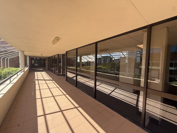 Click to view all images 2092 Logan Road Upper Mount Gravatt QLD 4122 - Image 2