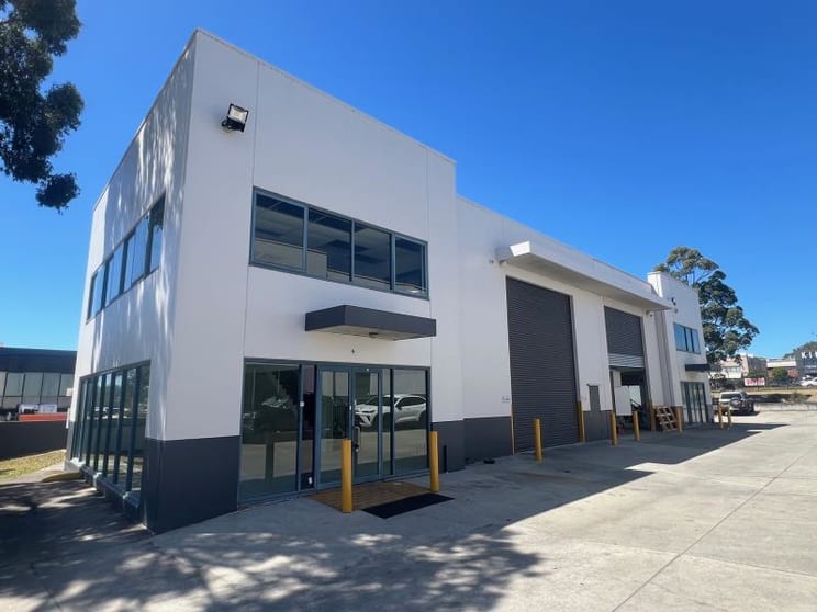 Click to view all images Unit 6/5 Merryvale Road Minto NSW 2566 - Image 2