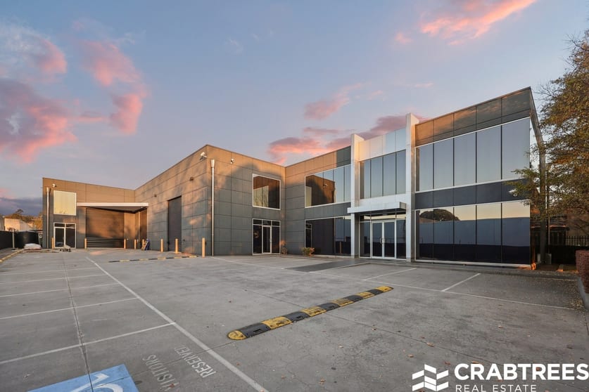 Click to view all images 11 Wigan Road Bayswater VIC 3153 - Image 2