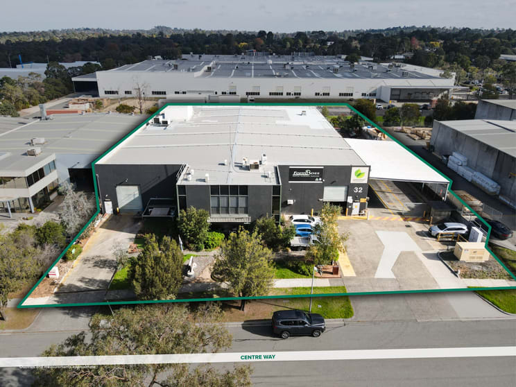 Click to view all images 30-32 Centre Way Croydon VIC 3136 - Image 1