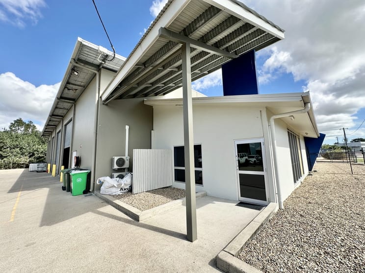 Click to view all images Unit 1/34-36 Auscan Crescent Garbutt QLD 4814 - Image 2