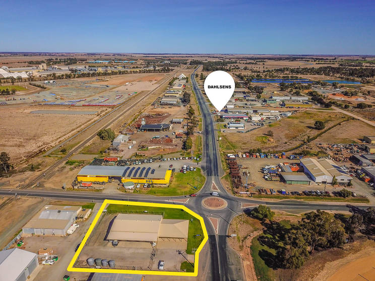 Click to view all images 174 Hardinge Street Deniliquin NSW 2710 - Image 3