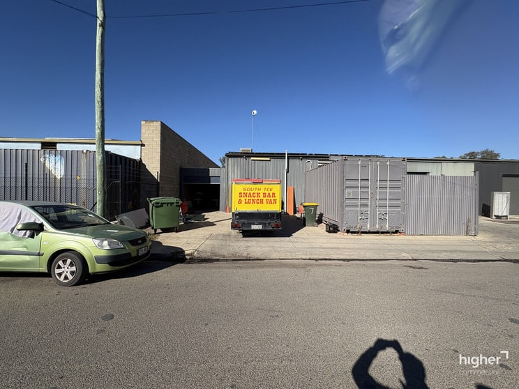 Click to view all images Unit 8/117-123 South Terrace Wingfield SA 5013 - Image 2
