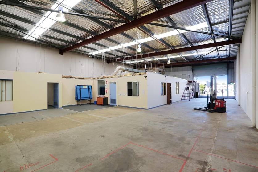 Click to view all images Unit 1/40 Tennant Street Welshpool WA 6106 - Image 3