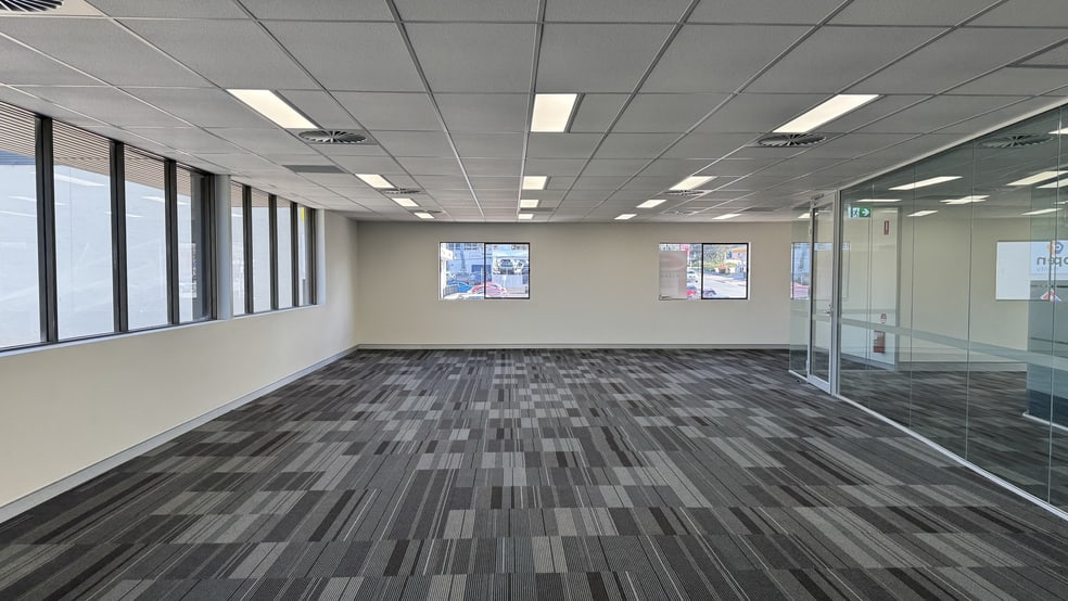 Click to view all images Unit J/59-69 Lathlain Street Belconnen ACT 2617 - Image 2