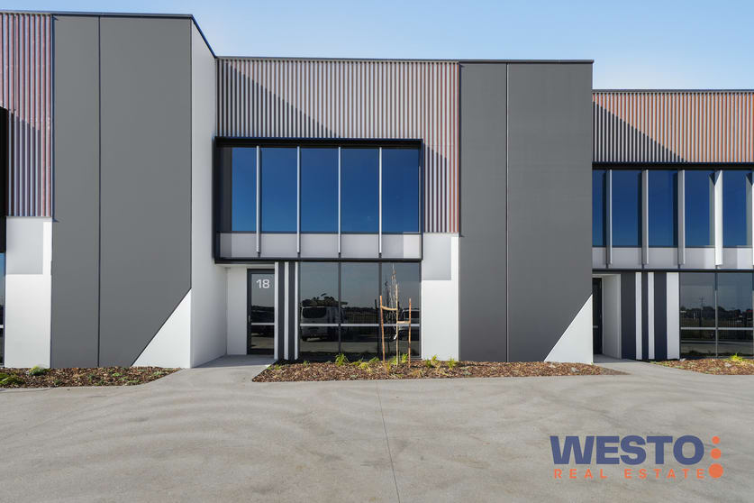 Click to view all images 18/43 Bonview Circuit Truganina VIC 3029 - Image 3