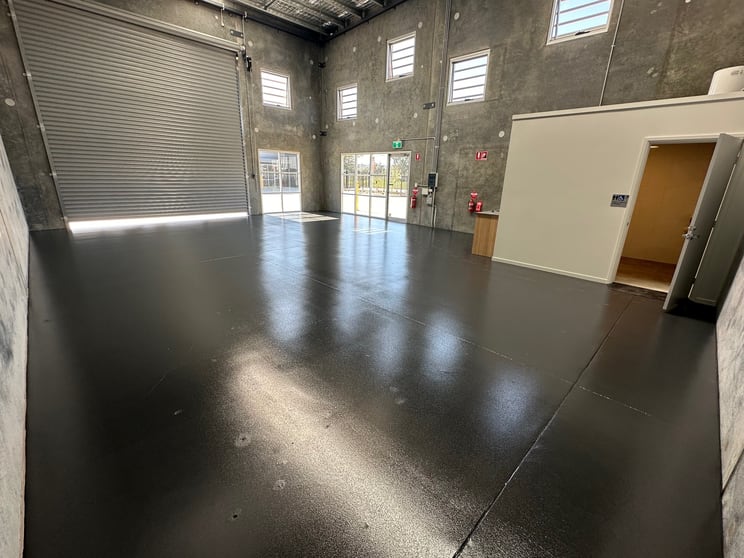 Click to view all images 1/10 Curtiss Close Tamworth NSW 2340 - Image 2