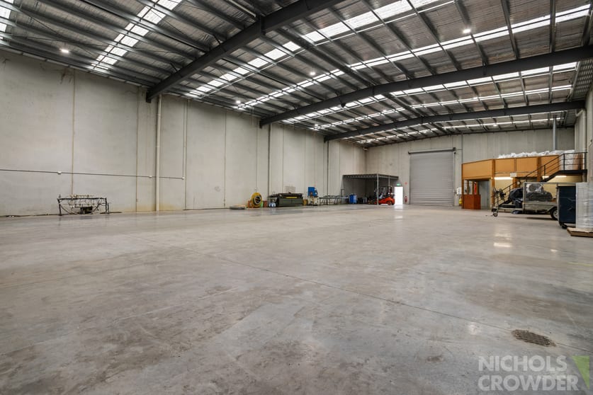 Click to view all images 103 Frankston Gardens Drive Carrum Downs VIC 3201 - Image 3
