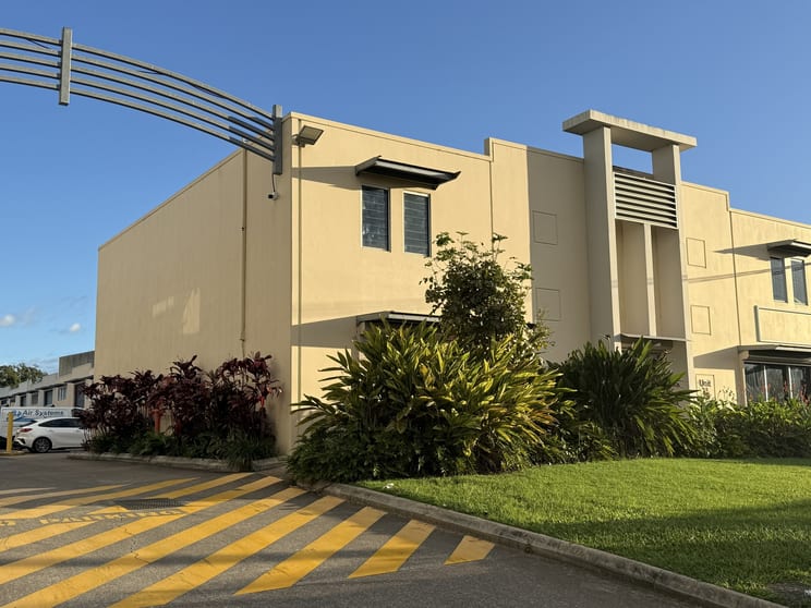 Click to view all images 26/13-15 Ellerslie Road Meadowbrook QLD 4131 - Image 1