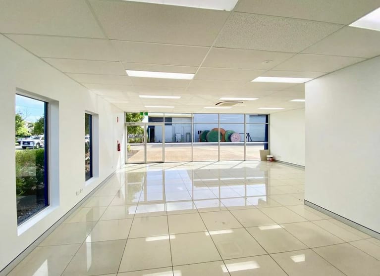 Click to view all images 25 Jay St Mount St John QLD 4818 - Image 3