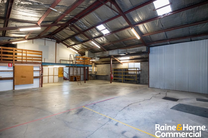 Click to view all images 4/381 Edward Street Wagga Wagga NSW 2650 - Image 2