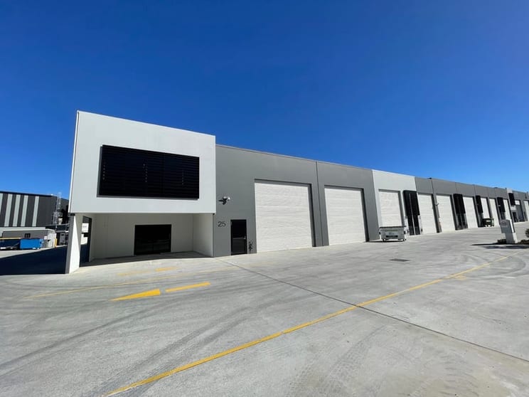 Click to view all images 24/8 Distribution Court Arundel QLD 4214 - Image 1