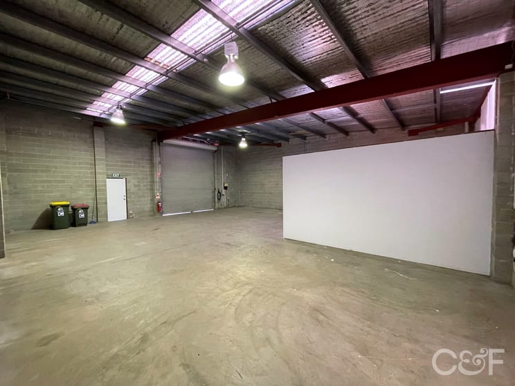 Click to view all images Unit 1/2 Carnarvon Road West Gosford NSW 2250 - Image 3