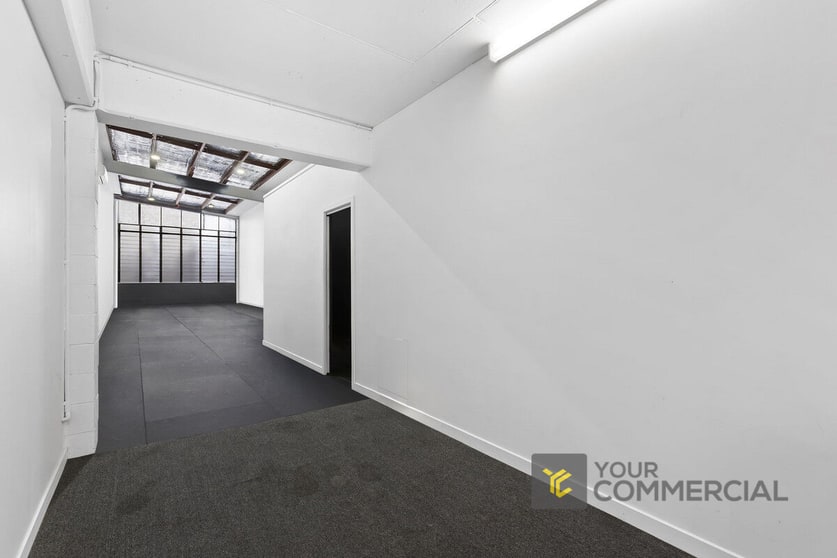 Click to view all images 2/20 Masters Street Newstead QLD 4006 - Image 3