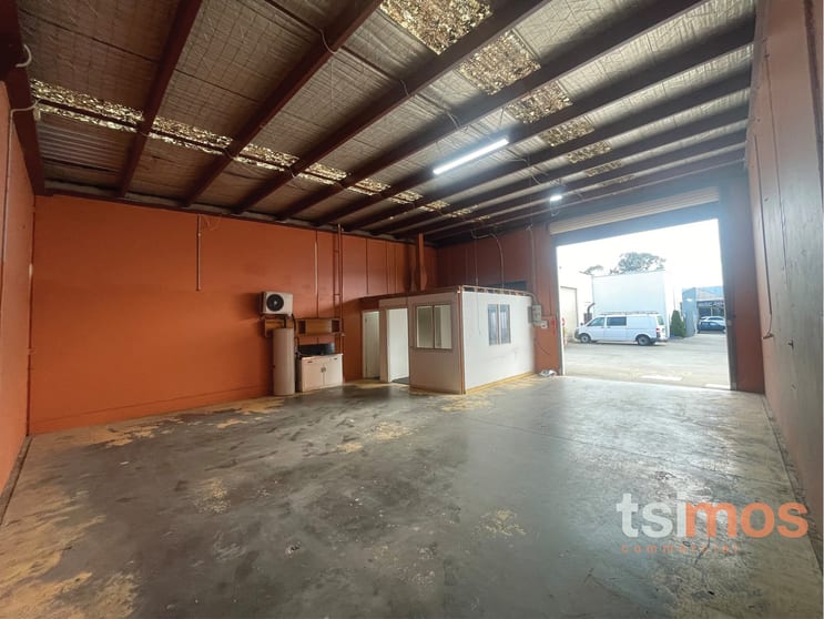 Click to view all images 10/31-35 Shearson Crescent Mentone VIC 3194 - Image 3