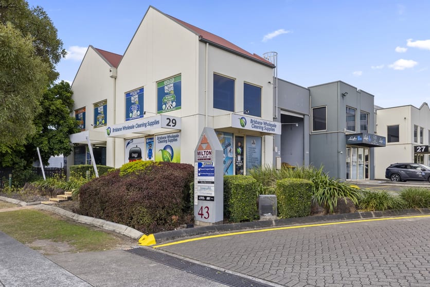 29/43 Lang Pde Milton QLD 4064 - Image 1