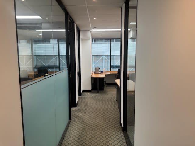Click to view all images 412/566 St Kilda Road Melbourne VIC 3004 - Image 3