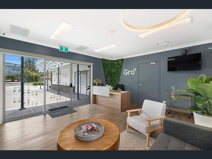 Click to view all images 178 Ashmore Road Benowa QLD 4217 - Image 3
