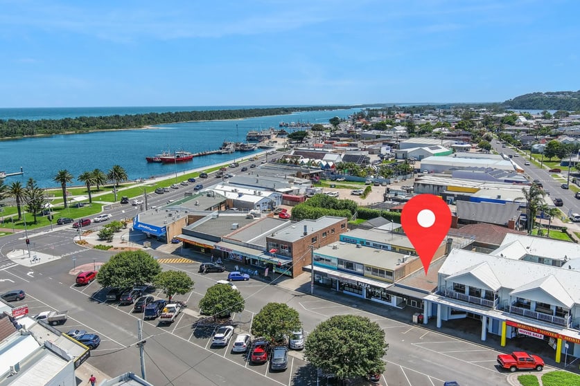 Click to view all images 23 Myer Street Lakes Entrance VIC 3909 - Image 2