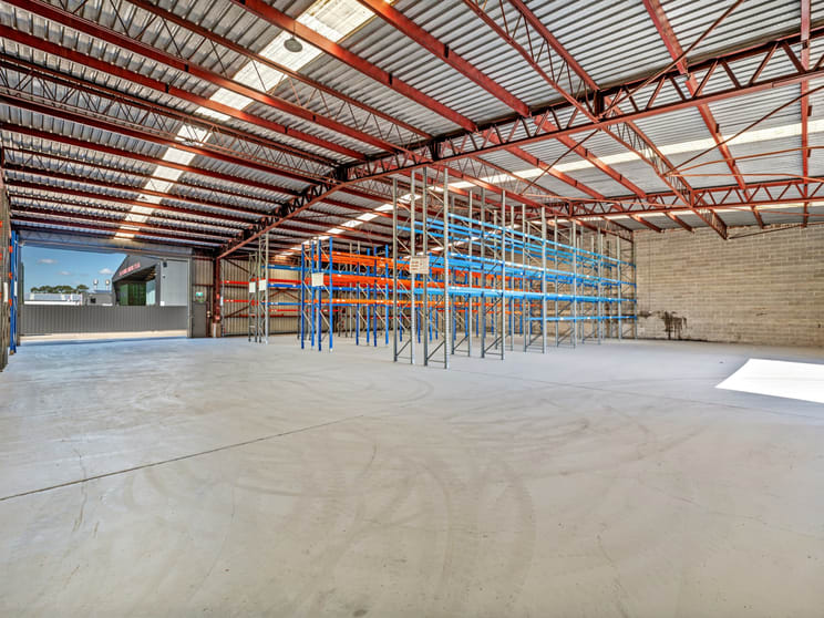 Click to view all images 24 Riverside Road Chipping Norton NSW 2170 - Image 2