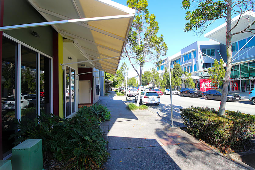 Click to view all images 1/18 Lake Street Varsity Lakes QLD 4227 - Image 2