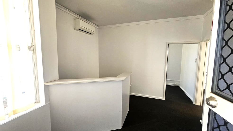 Click to view all images 1/98 Woods Street Darwin City NT 0800 - Image 3
