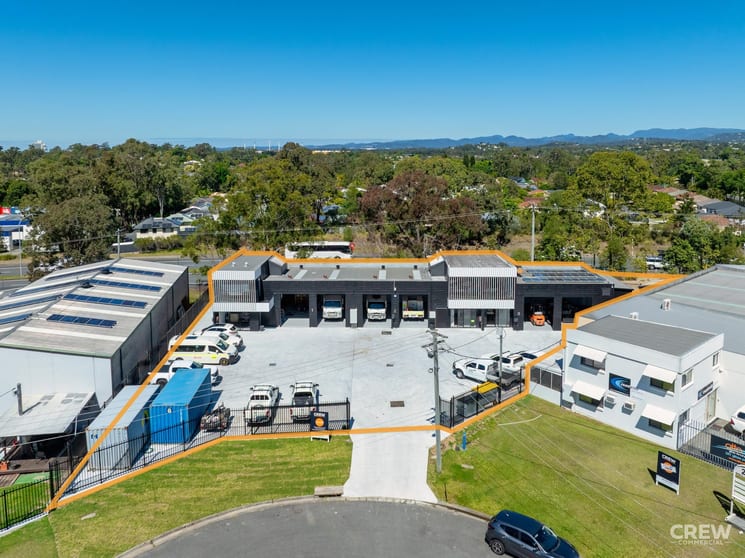 Click to view all images 18 Kamholtz Court Molendinar QLD 4214 - Image 1