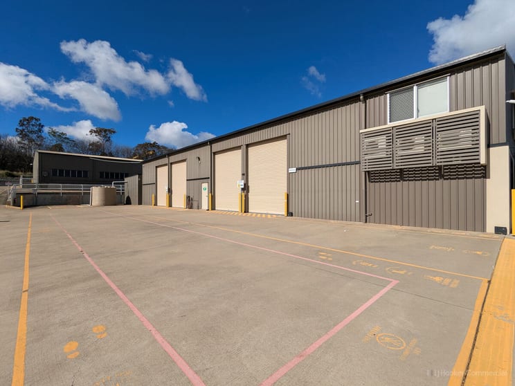 Click to view all images 318-320 Anzac Avenue Harristown QLD 4350 - Image 3