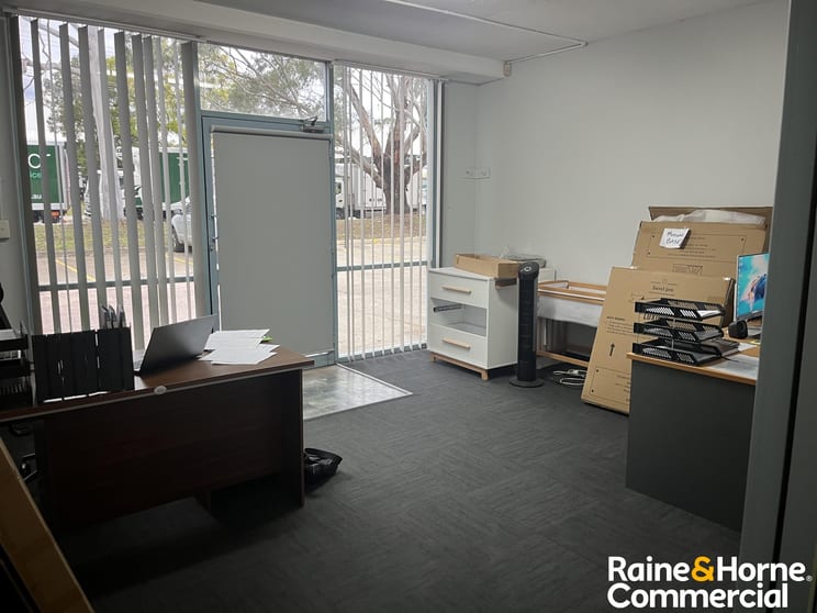 Click to view all images Unit 2/1 Shaw Road Ingleburn NSW 2565 - Image 3